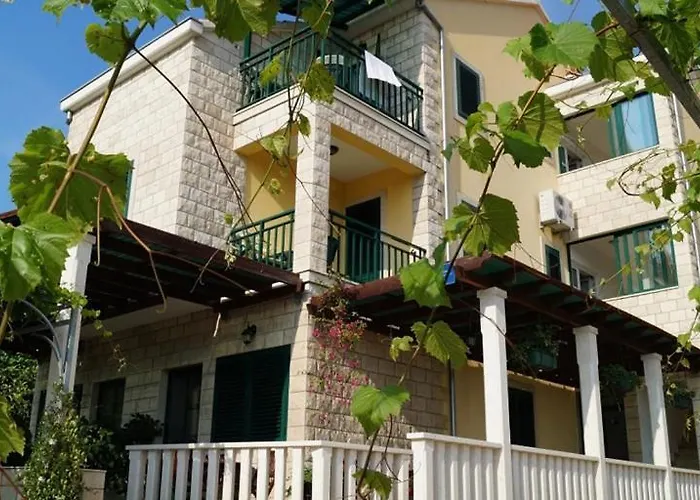 Appartement In With Terrace, Air Conditioning, Wifi Orebić