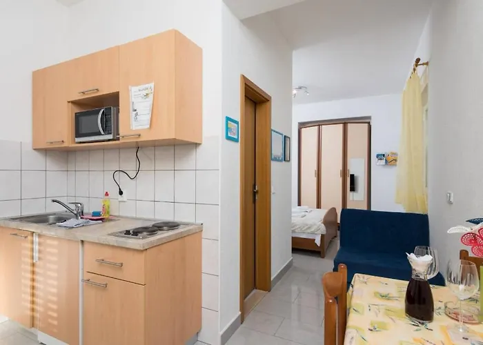 Apartman In With Terrace, Air Conditioning, Wifi